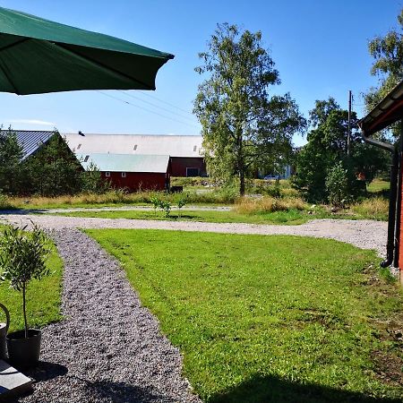 Smedjan Cottage Enköping エクステリア 写真