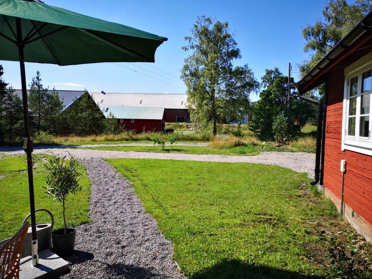 Smedjan Cottage Enköping エクステリア 写真