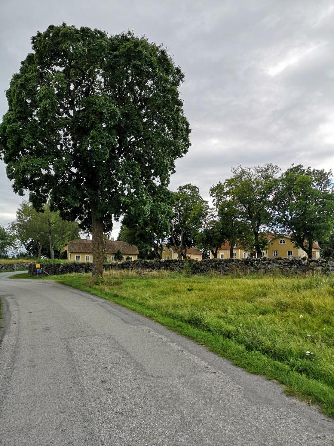 Smedjan Cottage Enköping エクステリア 写真