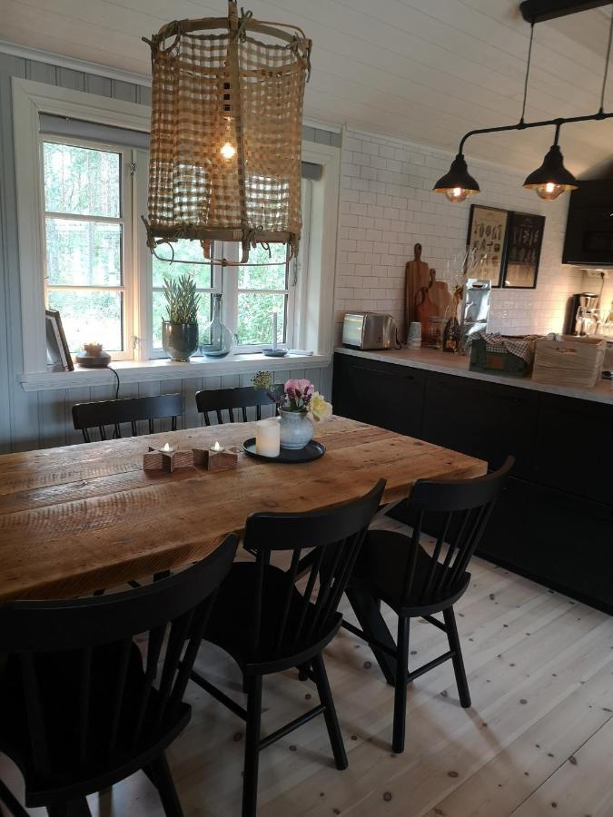 Smedjan Cottage Enköping エクステリア 写真